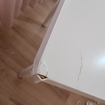 Horoz Lojistik 2 Adet IKEA Çalışma Masamı Çatlatmışlar...