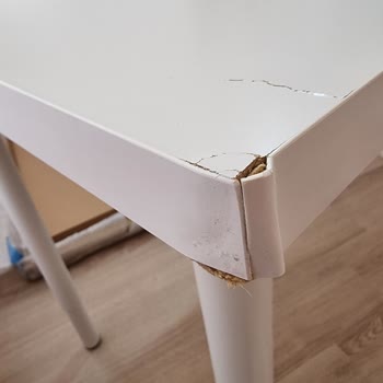 Horoz Lojistik 2 Adet IKEA Çalışma Masamı Çatlatmışlar...