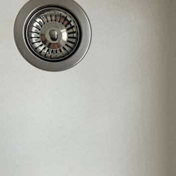 Teka Beyaz Granit Eviye Lekeler