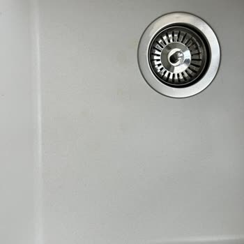 Teka Beyaz Granit Eviye Lekeler