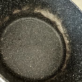 Taç Granit Tencere Seti İçerisi Mahvoldu