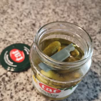 Tat Gıda Tat Marka Turşudan Çıkan Plastik Cisim