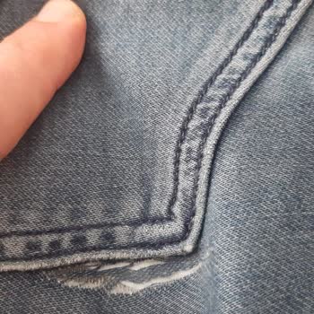 Mavi Jeans Kot Pantolonun Birkaç Ayda Parçalanması (ayıplı Ürün)