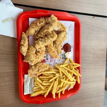 KFC Çalışanının Şiddet Eğilimi Ve Eksik Pişmemiş Ürünler