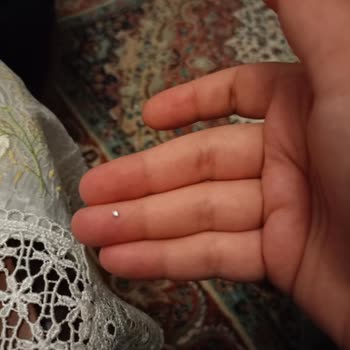Beyoğlu Çikolata Çikolatalı Gofretin İçinden Metal Çıktı