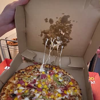 Pizza Bulls Defalarca 'Mantar' Olmasın Dememe Rağmen Mantarlı Gönderen Bir İşletme