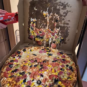 Pizza Bulls Defalarca 'Mantar' Olmasın Dememe Rağmen Mantarlı Gönderen Bir İşletme