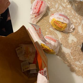 Burger King Ataşehir Ve Migros Yemek Şikayeti