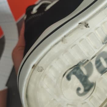 FLO Ayakkabı FLO'dan Beklemezdim Bu Nasıl Ürün Göndermek