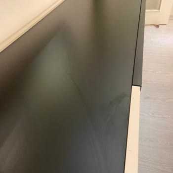 Kilim Mobilya Masa Ve Konsolda İzler Var