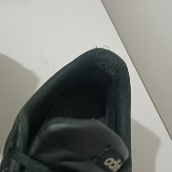 Deichmann 5 Ayda Deforme Olan Adidas Spor Ayakkabı