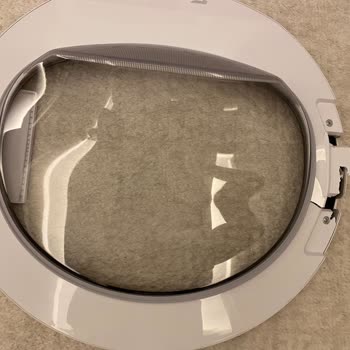 Arçelik 810 Km Kurutma Makinesi Kapağı Plastikten Yapılmış Parçalandı