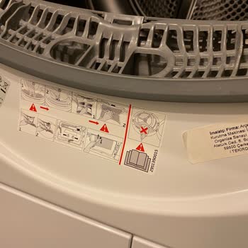 Arçelik 810 Km Kurutma Makinesi Kapağı Plastikten Yapılmış Parçalandı