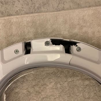 Arçelik 810 Km Kurutma Makinesi Kapağı Plastikten Yapılmış Parçalandı