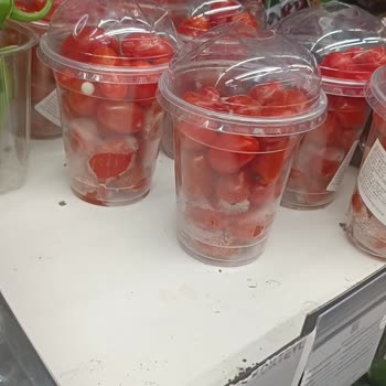 Bodrum Gümüşlük Carrefour Dağınık Mağaza Küflü Ürünler