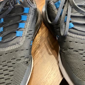 Sneaks Up Nike Air Max Ayakkabının 5 Ayda Parçalanması