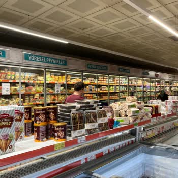 Migros Çalışan İçeceğimi Döküp Hiçbir Şey Olmamış Gibi Davrandı