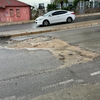 İzmir Büyükşehir Belediyesi Asfaltlama Yapılması Acil