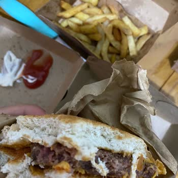 Köfteci Yusuf Siparişin Kötü Ve Soğuk Gelmesi