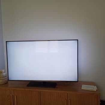 PHILIPS TV Philips 55PUS8808 Ekran 4 Köşe Kararma Problemi