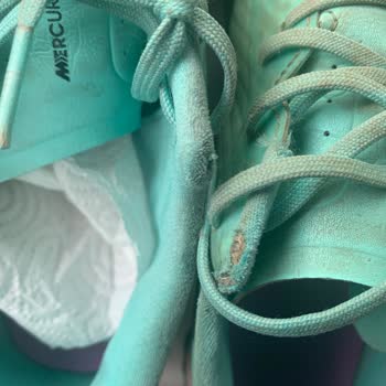 Nike Mağazalarının Kurumsallıktan Uzak Hizmet Anlayışı Var.