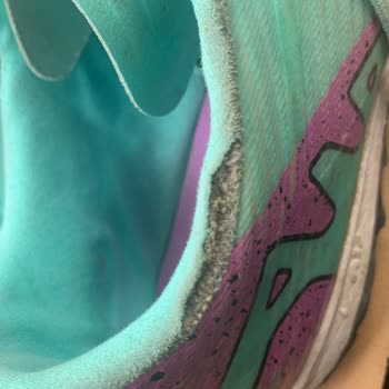 Nike Mağazalarının Kurumsallıktan Uzak Hizmet Anlayışı Var.