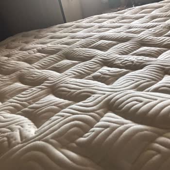 İzmir Selway Bambi Yatak Çöktü Ve Marka Arkasında Durmuyor