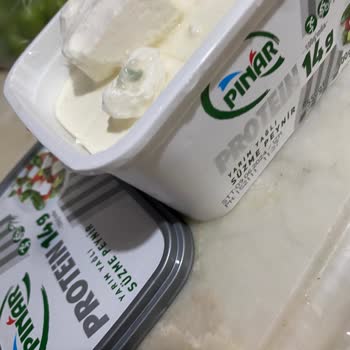Pınar Et ve Süt Marketten Alınan Süzme Peynirin Küflü Çıkması
