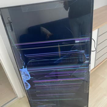 Onvo Marka Kırık Çıkan TV