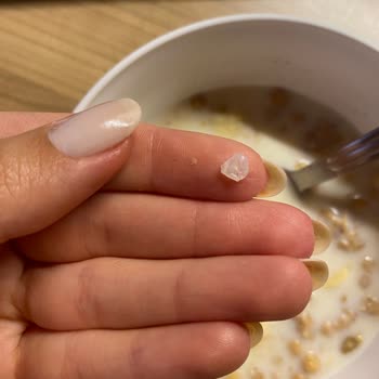 Kellogg's Granola İçinde Sert Cisim Tehlikesi: Diş Kırılma Riski!