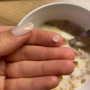 Kellogg's Granola İçinde Sert Cisim Tehlikesi: Diş Kırılma Riski!