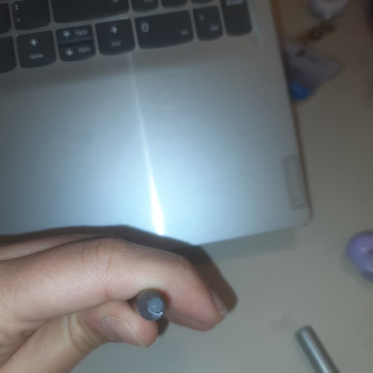 Golden Rose Göz Kaleminin İçi Boş