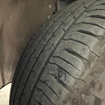 Continental 2023 Ford Focus Aracımın Lastiklerimde Derin Aşınmalar