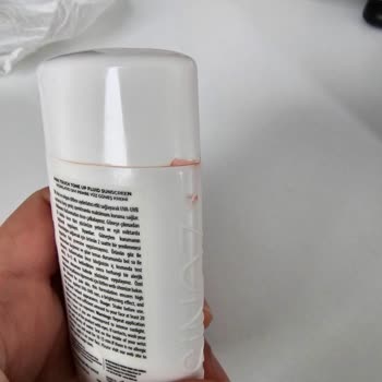 Sinoz Pink Touch Sunscreen Box Leaking