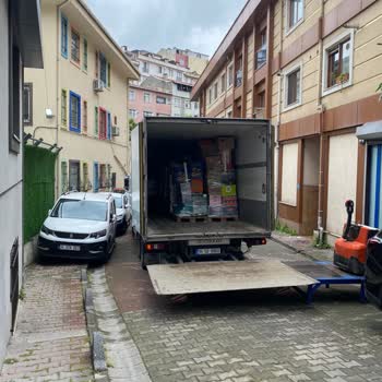 BİM Market Sevkiyat Kamyonları