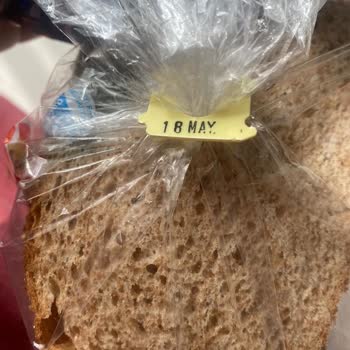 Getir'in Küflü Tarihi Geçmiş Ekmek Göndermesi