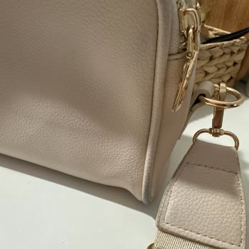 Levidor Marka Çanta Derisi Dökülüyor