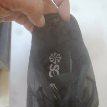 Nike Üründe Yırtılma Açılma Astar Yırtılması