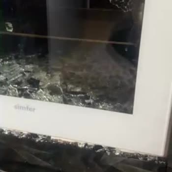 Simfer Fırın İç Camı Patladı