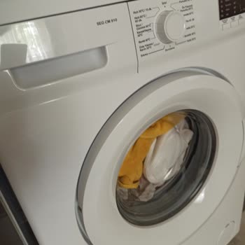 SEG Marka Çamaşır Makinesi Kıyafetleri Delik Deşik Yaptı.