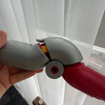 Dyson V12 Süpürge Soyulma Sorunu