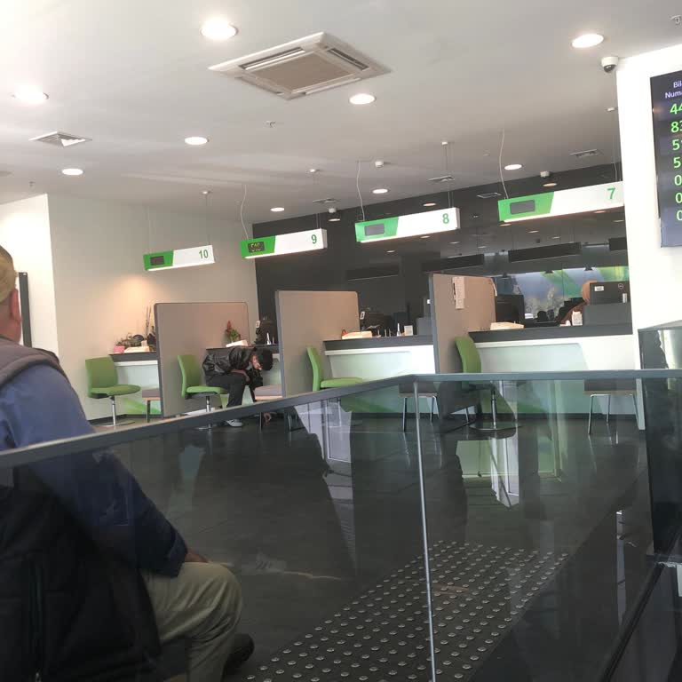 Garanti Bankası Güneşli Şubesi'nde Yetersiz Gişe Hizmeti Ve Müşteri Mağduriyeti