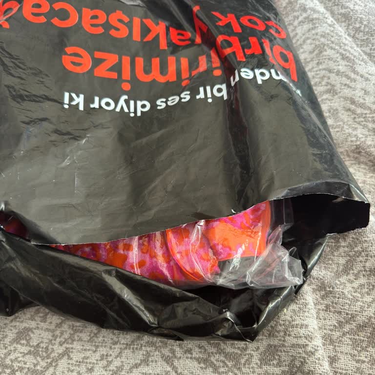 hepsiJET Kargoda Poşet Yırtıktı Ve Ürünüm Yok