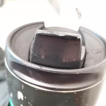 Starbucks Thermos Lid Broke and Paint Peeled – Seeking Resolution