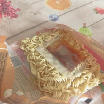 indomie Şok Market'ten Aldığım Noodle'da Baharat Eksikliği Ve Hijyen Sorunu
