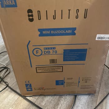 Dijitsu Db70 Kırık Buzdolabı