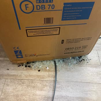 Dijitsu Db70 Kırık Buzdolabı
