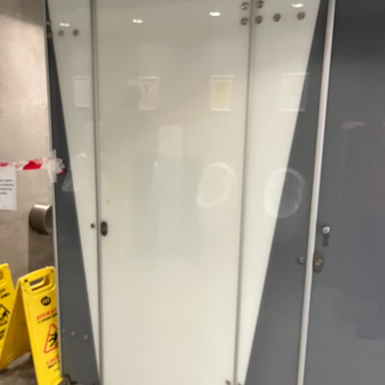 Vega Outlet Eskişehir Sabun Yok Peçete Yok Sular Akmıyor