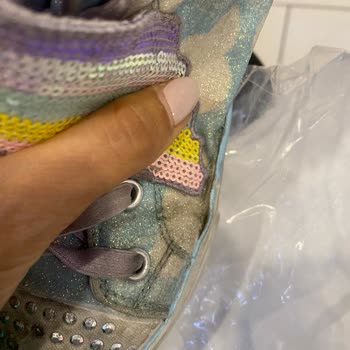 Skechers Çocuk Ayakkabılarındaki Sorumsuzluk!