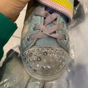 Skechers Çocuk Ayakkabılarındaki Sorumsuzluk!